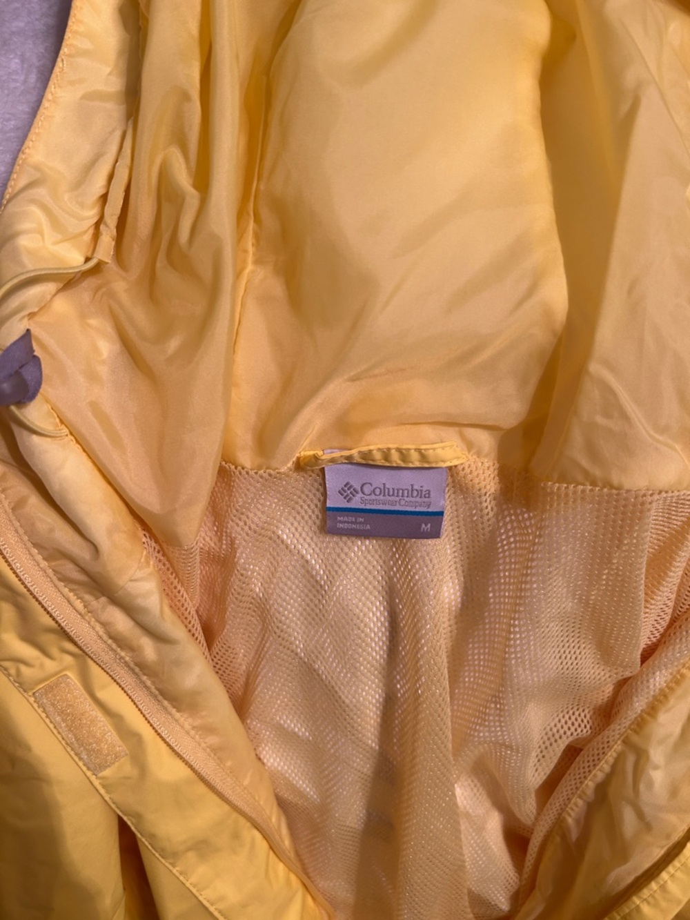 Columbia Bright Yellow Hooded Women’s Rain Jacket - Picture 2 of 3
